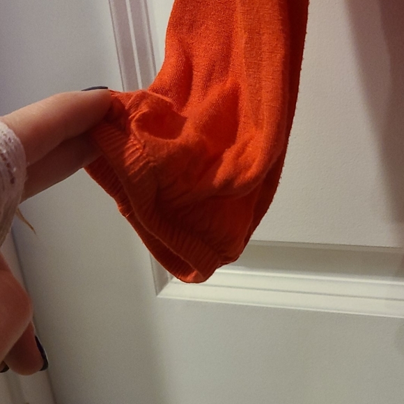 Cute top - Picture 2 of 6